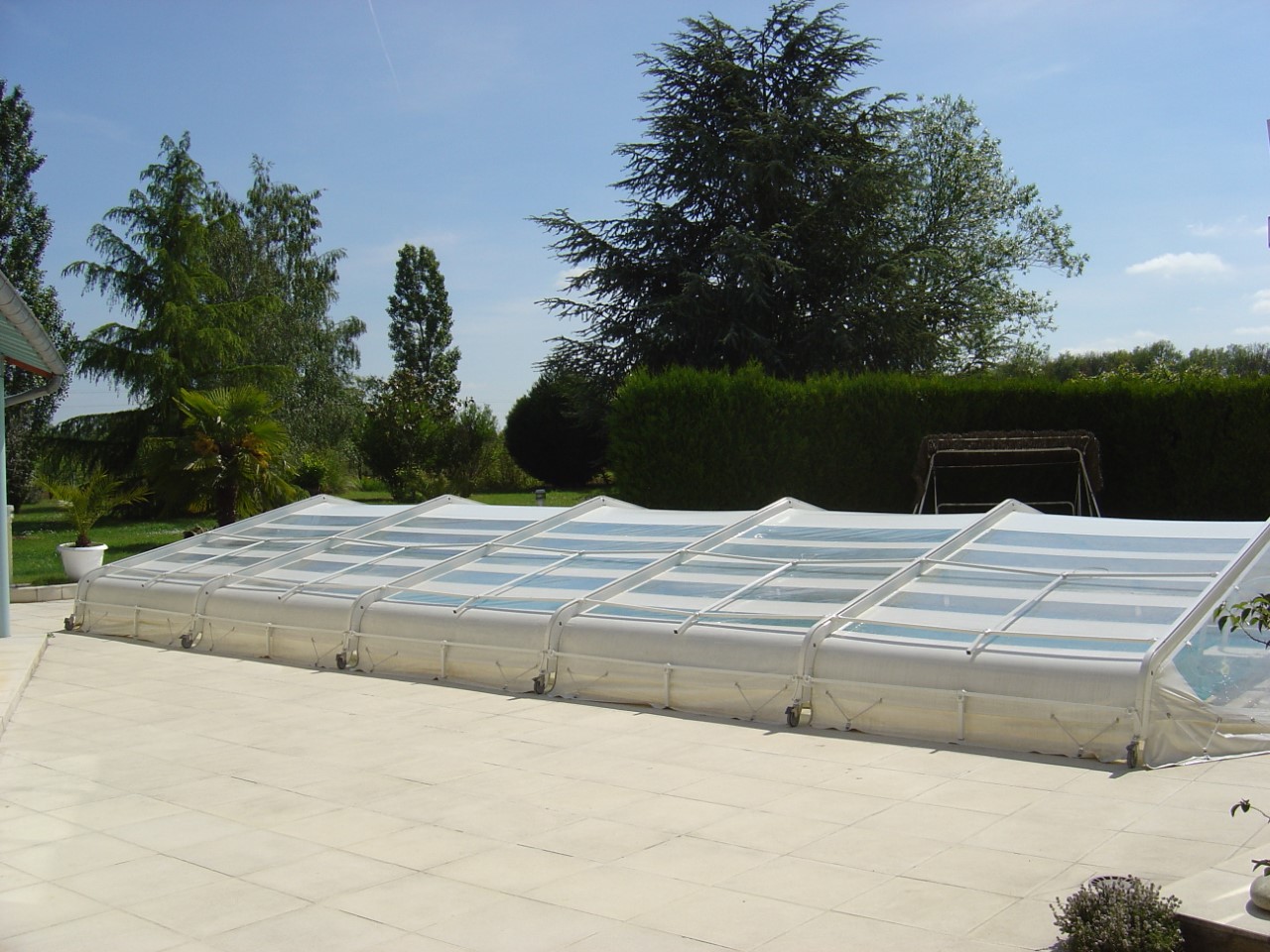 Buffalo low-level pool enclosure closed over a pool