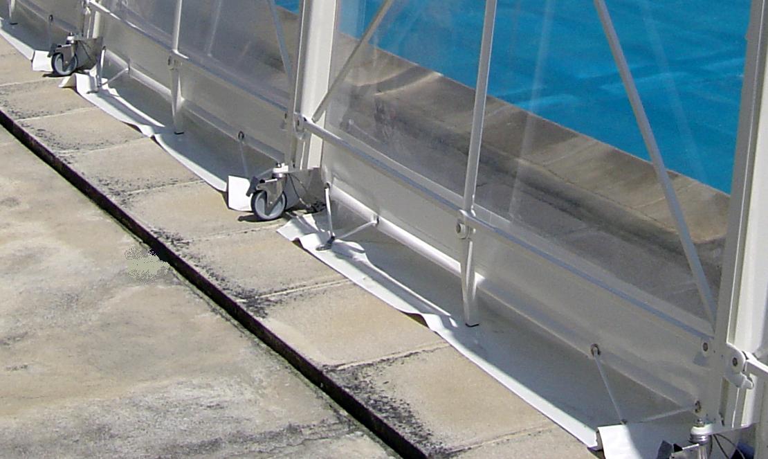 Pool enclosure panel and fixing detail
